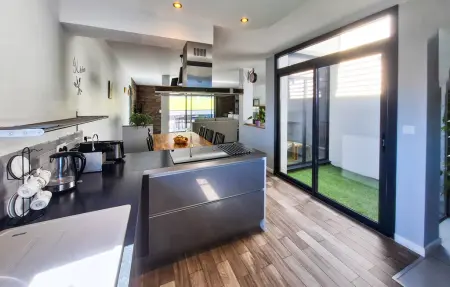 Maison 4 chambres avec jardin de 900m² à Bassens : photo 6