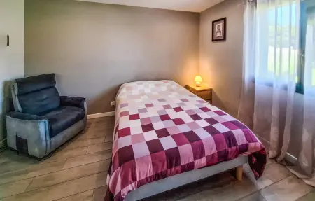 Maison 4 chambres avec jardin de 900m² à Bassens : photo 16
