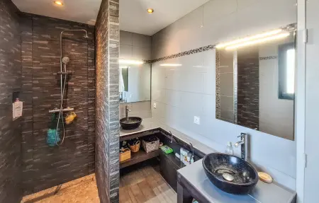 Maison 4 chambres avec jardin de 900m² à Bassens : photo 21