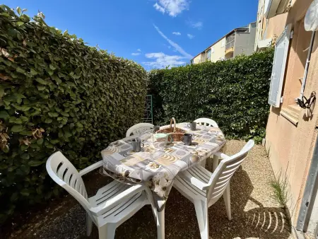 Appartement rez-de-jardin terrasse et parking à Cap d'Agde : photo 1