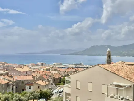 Location appartement à Propriano, Appartement centre-ville, clim, vue mer