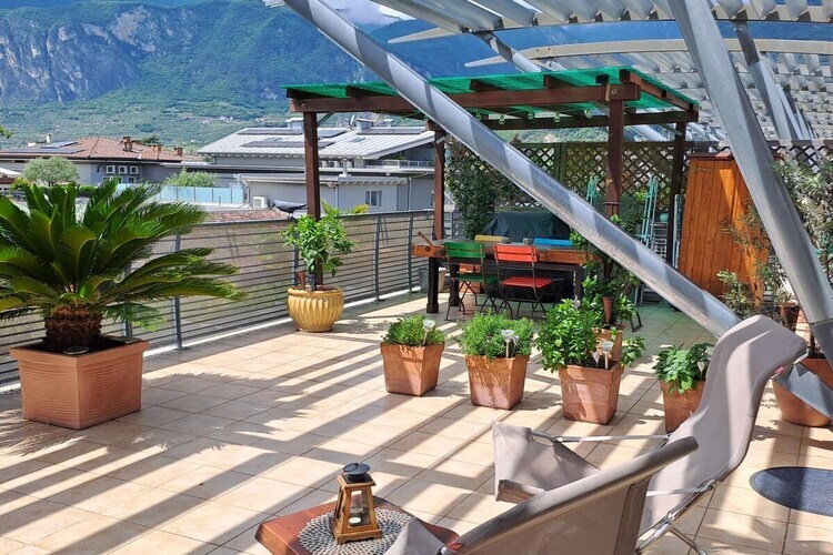 Penthouse avec terrasse 70 m² face sud à Arco - Photo 8