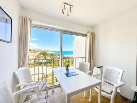 Studio cabine 25m² face plage à Sète, parking : photo 1