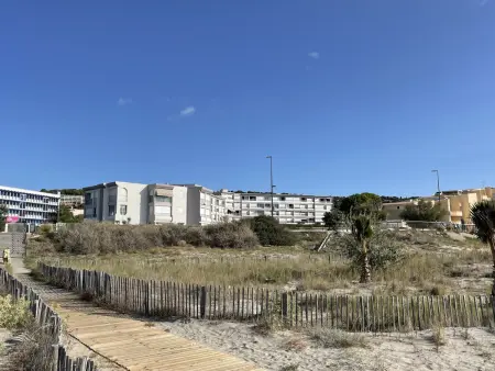 Studio cabine 25m² face plage à Sète, parking : photo 11