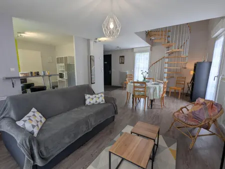 Gîte mitoyenne 4 pers., jardin clos 280 m² - Puymoyen : photo 2