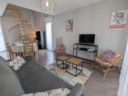 Gîte mitoyenne 4 pers., jardin clos 280 m² - Puymoyen : photo 9