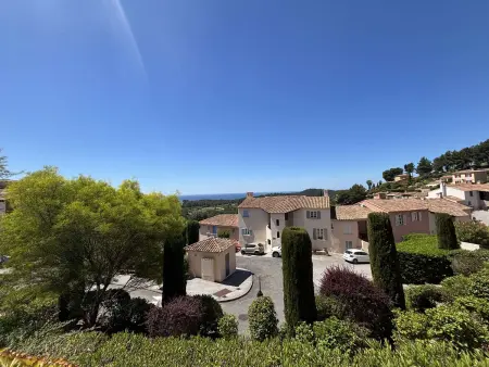 Location appartement à Saint Cyr sur Mer, Appartement climatisé au calme - 4 pers.