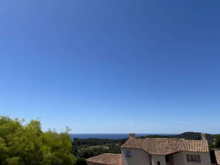 Appartement climatisé Golf & Piscine à Saint-Cyr-sur-Mer : photo 4