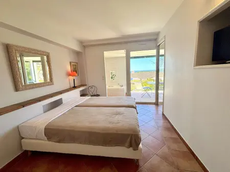 Appartement climatisé Golf & Piscine à Saint-Cyr-sur-Mer : photo 7