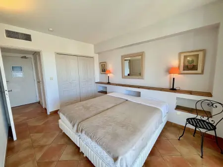 Appartement climatisé Golf & Piscine à Saint-Cyr-sur-Mer : photo 9