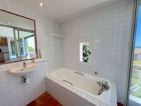 Appartement climatisé Golf & Piscine à Saint-Cyr-sur-Mer : photo 10