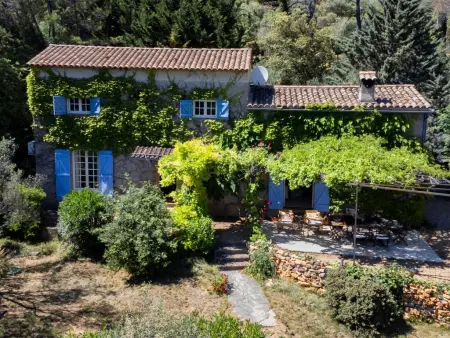 Location maison à Lorgues, Maison de charme avec une belle vue et piscine