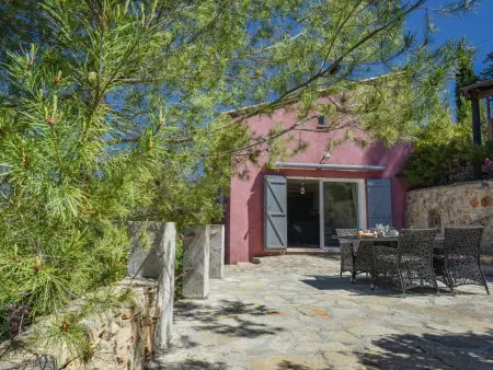 Location maison à Flayosc, Charmante petite maison pour deux et au calme
