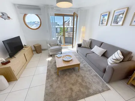 Studio rénové 50 m de la plage, parking sécurisé : photo 2