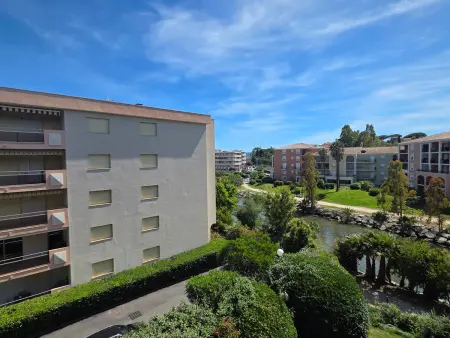Studio climatisé avec balcon sud à Sainte-Maxime : photo 2