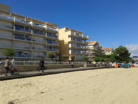 T2 32 m² terrasse sud, accès direct plage Eyrac : photo 16