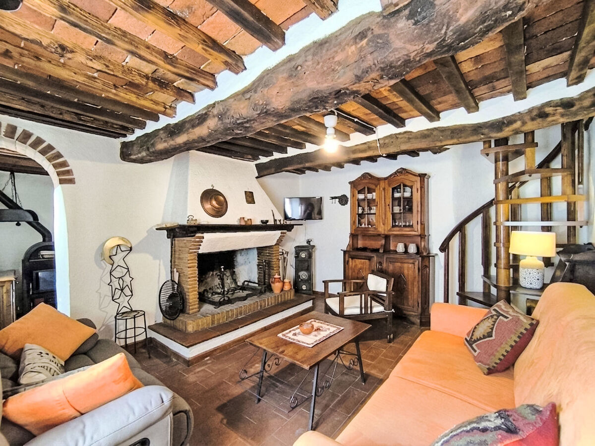 Shelter in the Heart of Tuscany – Maison Prata - Photo 10