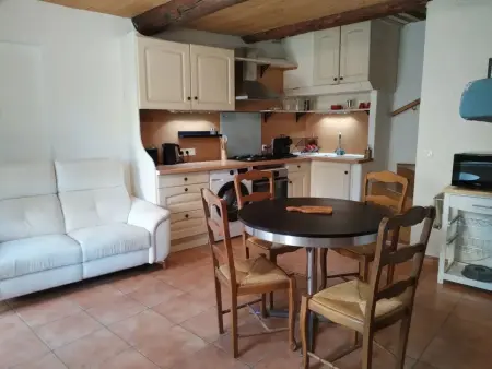 Location maison à Gargas, Maison près de Gargas avec entrée privée et confort moderne