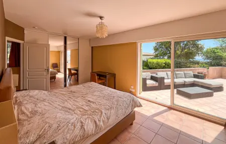 Maison 5 chambres avec piscine privée à Sainte-Maxime : photo 8
