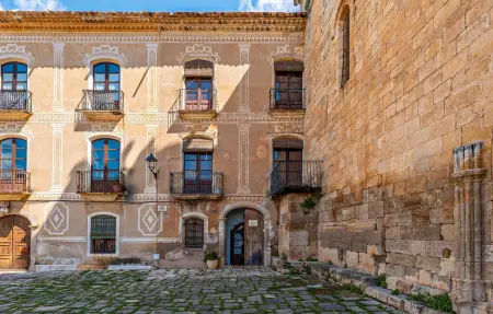 Maison 6 chambres face au monastère de Santes Creus : photo 1