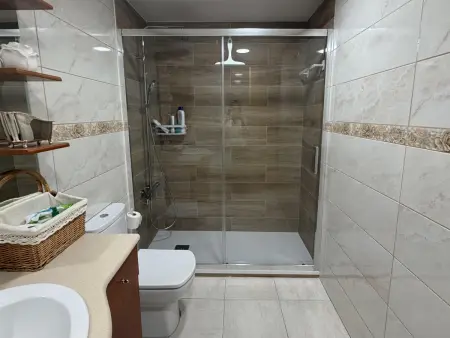 Appartement 2 chambres avec piscine partagée à Roses, proche plage : photo 17