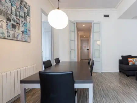 Appartement 9 pers. rénové en plein Eixample, Barcelone : photo 4