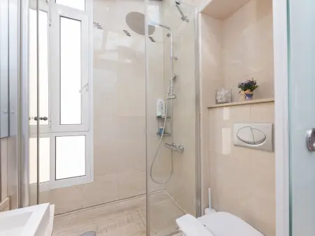 Appartement moderniste Eixample, 5 pers., balcon : photo 12