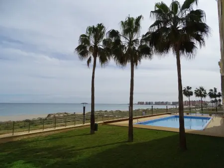 Appartement 45 m² vue mer front de plage, 5 pers. : photo 4