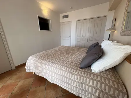 Appartement vue mer Saint-Cyr-sur-Mer, 4 pers. : photo 8