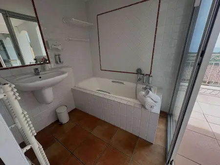 Appartement vue mer Saint-Cyr-sur-Mer, 4 pers. : photo 10