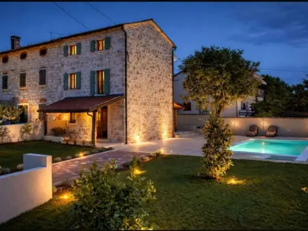 Maison Dariocchi à Kaštelir, piscine privée : photo 6