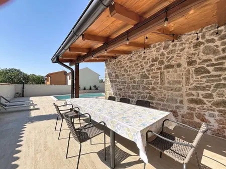 Maison Dariocchi à Kaštelir, piscine privée : photo 20