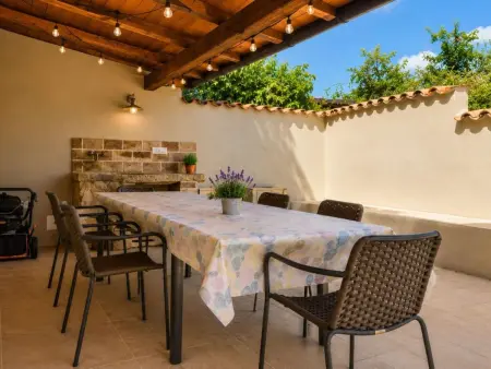 Maison Dariocchi à Kaštelir, piscine privée : photo 39