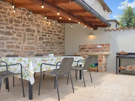 Maison Dariocchi à Kaštelir, piscine privée : photo 40
