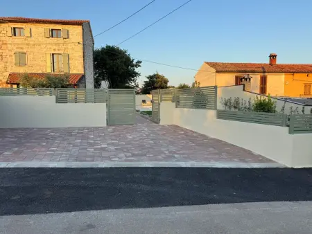 Maison Dariocchi à Kaštelir, piscine privée : photo 42