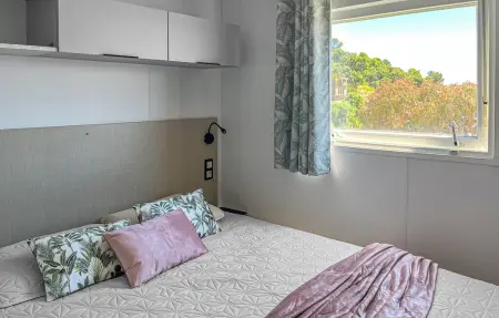 Mobil-Home vue mer avec piscine à Saint-Raphaël : photo 13