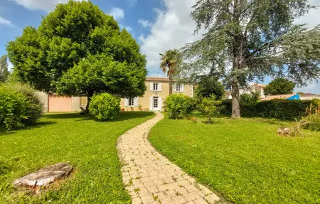 Maison 3 chambres avec jardin privé à La Ronde : photo 1