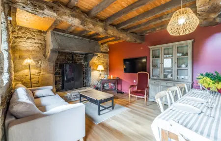 Maison bretonne de 1605, 9 pers., côte de granit rose : photo 2