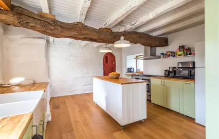 Maison bretonne de 1605, 9 pers., côte de granit rose : photo 4