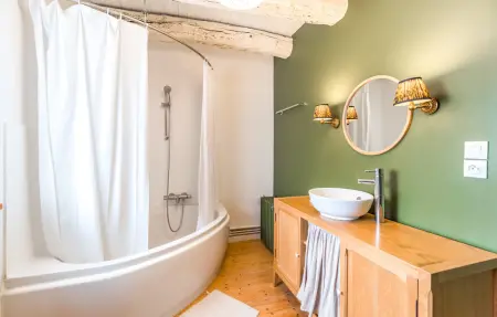 Maison bretonne de 1605, 9 pers., côte de granit rose : photo 6