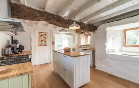 Maison bretonne de 1605, 9 pers., côte de granit rose : photo 10