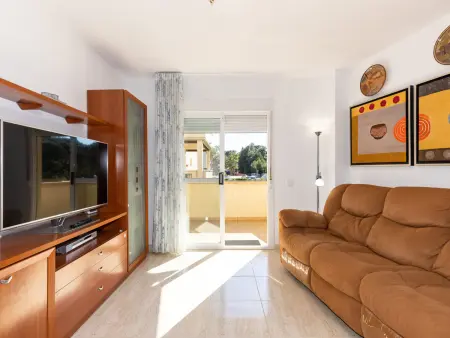 Appartement 6 pers. Salou : chambre enfants 5 lits, plage 5 min : photo 3