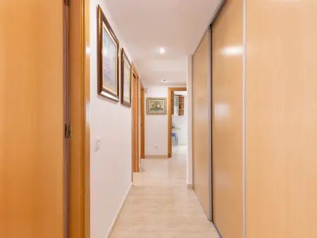 Appartement 6 pers. Salou : chambre enfants 5 lits, plage 5 min : photo 8