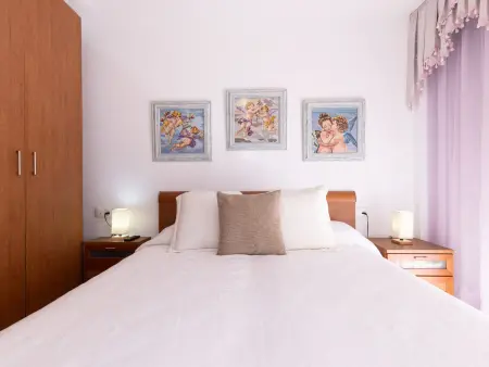 Appartement 6 pers. Salou : chambre enfants 5 lits, plage 5 min : photo 24