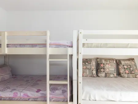 Appartement 6 pers. Salou : chambre enfants 5 lits, plage 5 min : photo 26