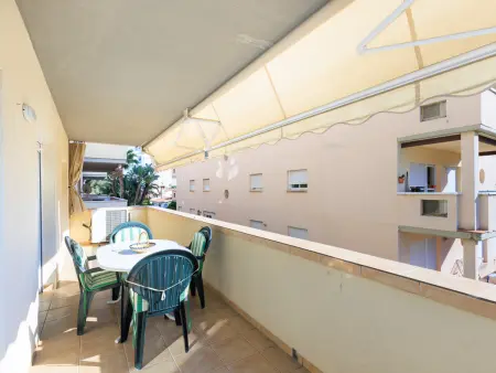 Appartement 6 pers. Salou : chambre enfants 5 lits, plage 5 min : photo 29
