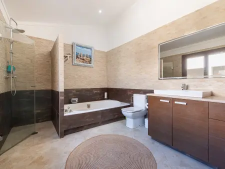 Villa 5 chambres piscine XXL eau salée, vue Sierra Tramuntana - Photo 4
