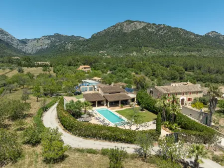 Villa 5 chambres piscine XXL eau salée, vue Sierra Tramuntana - Photo 8
