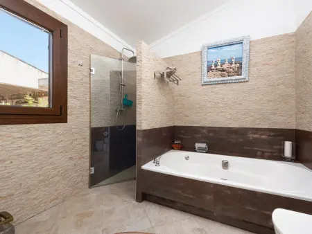 Villa 5 chambres piscine XXL eau salée, vue Sierra Tramuntana - Photo 24