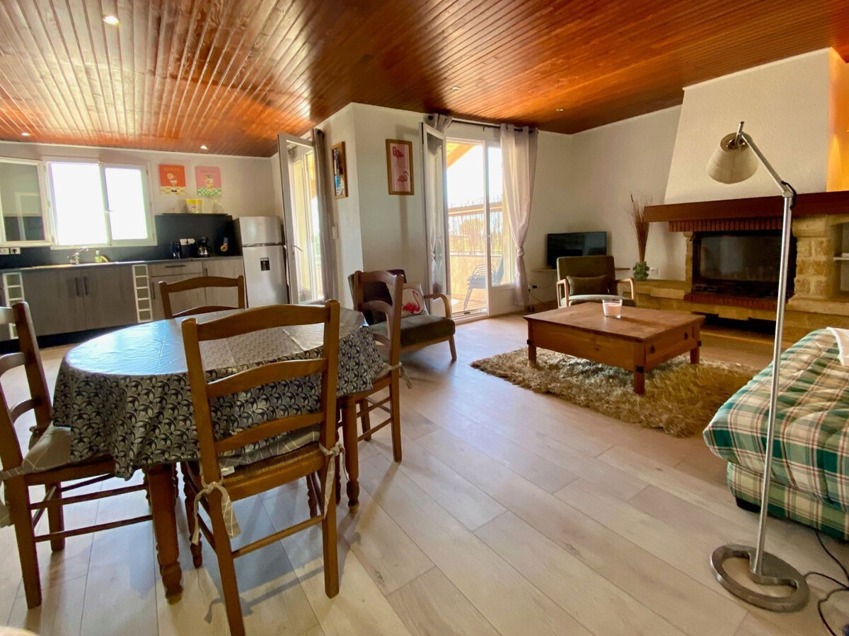Maison atypique au bord de l'étang de Thau à Mèze - Photo 2